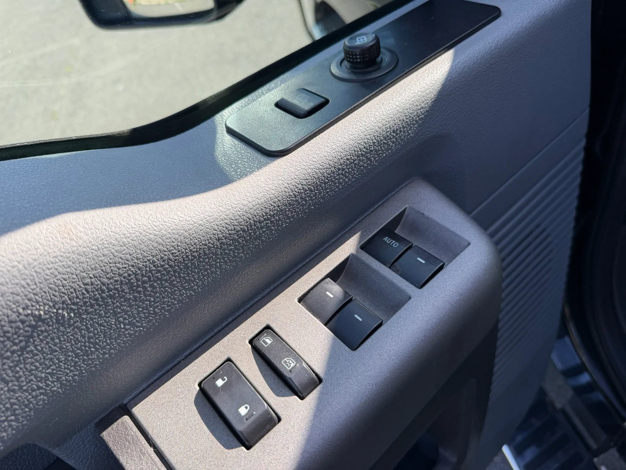 Used 2012 Ford F250 XLT w/ XLT Premium Pkg AWD/4WD image 14