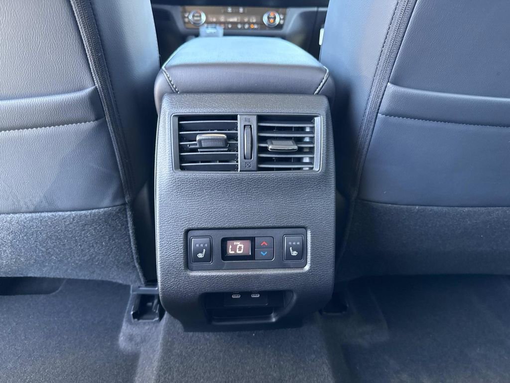 New 2026 Mitsubishi Outlander SEL image 18