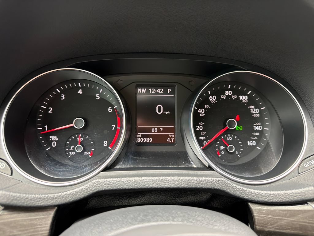 Used 2017 Volkswagen Passat 1.8T SE FWD image 16