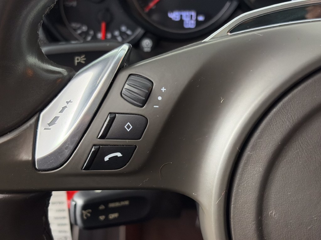Used 2015 Porsche Panamera image 17