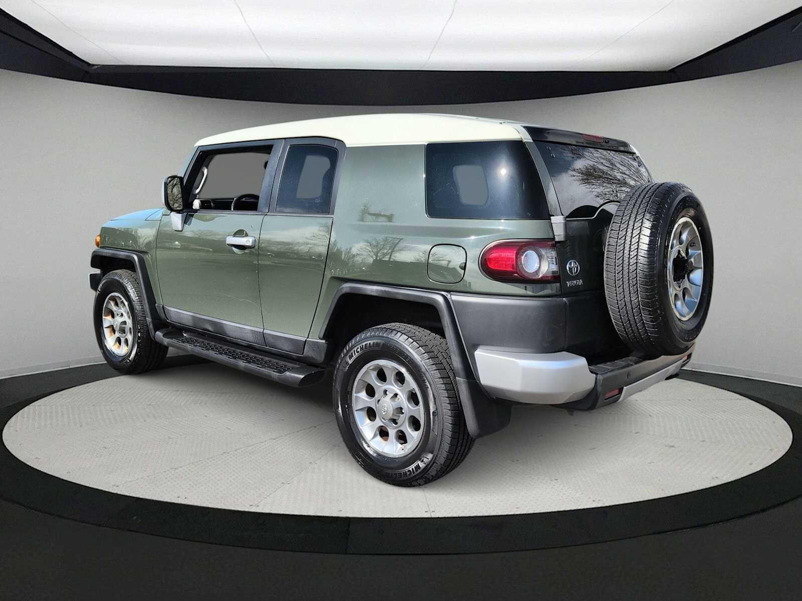 Used 2012 Toyota FJ Cruiser 4WD w/ Upgrade Pkg image 6