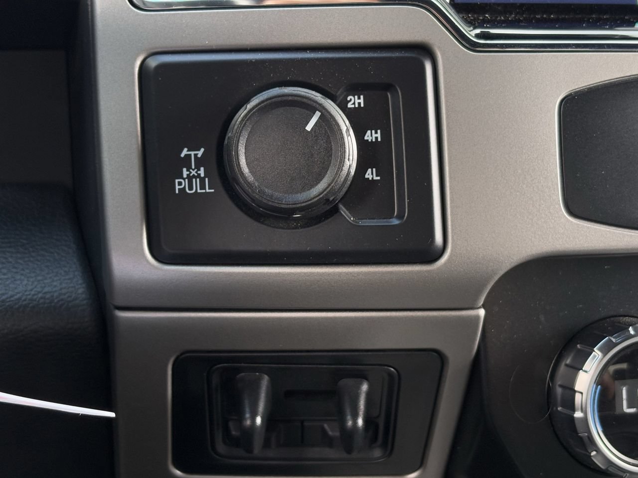 Used 2022 Ford F250 Lariat w/ Lariat Value Package AWD/4WD image 21