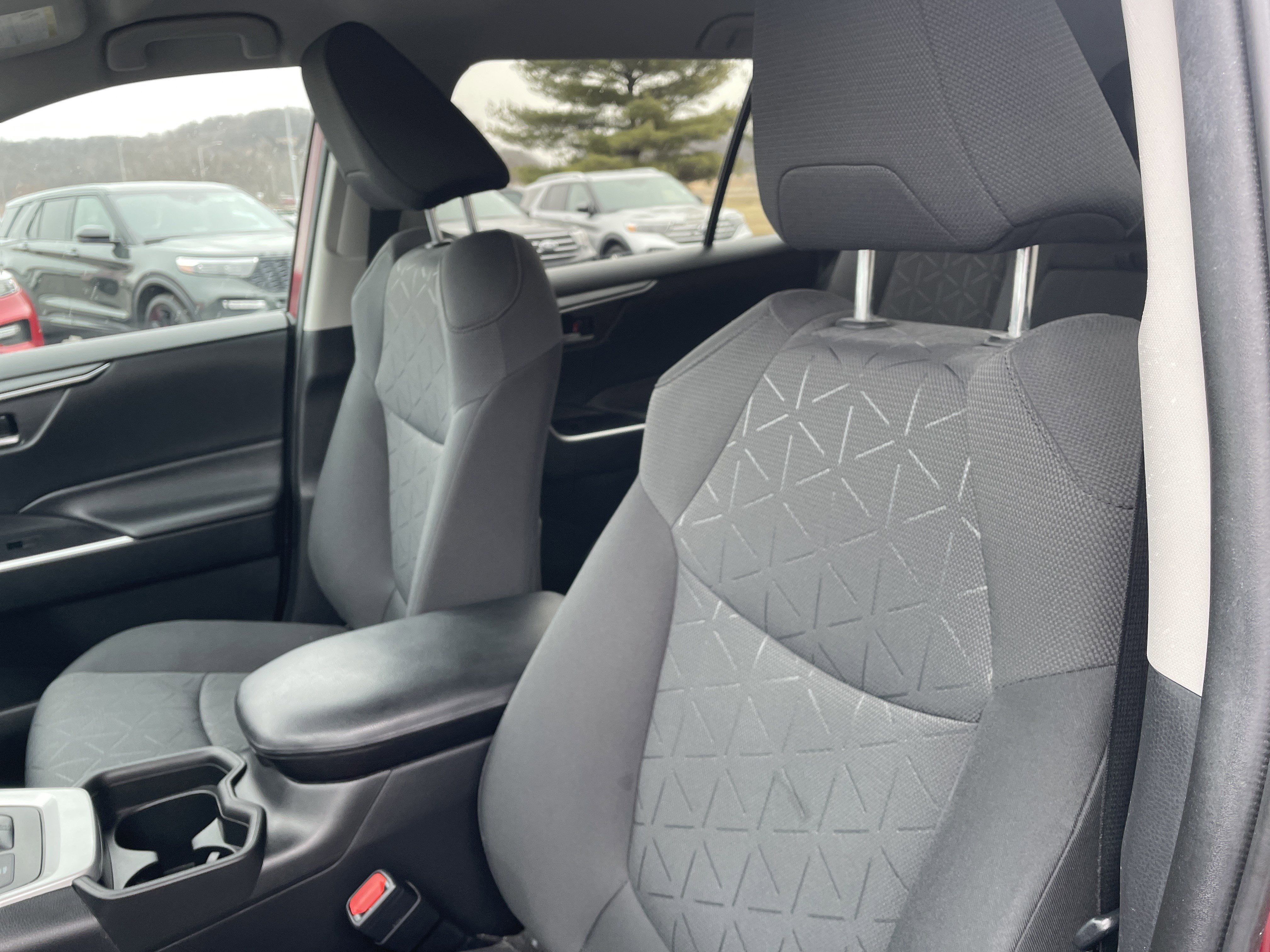 Used 2021 Toyota RAV4 XLE image 15