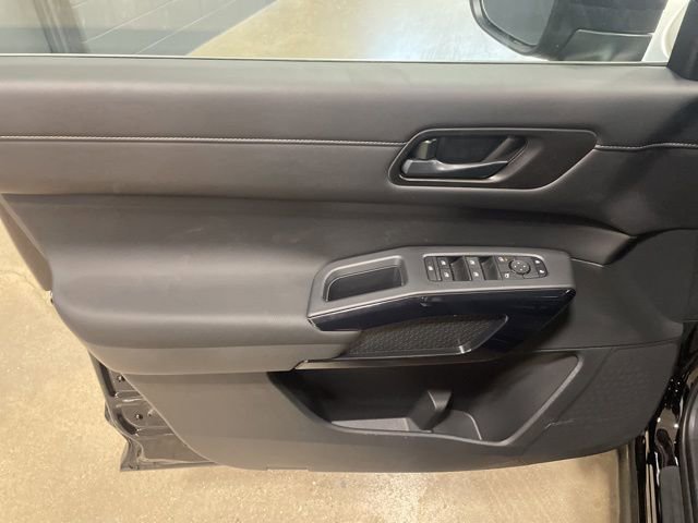 New 2026 Nissan Pathfinder SV image 12