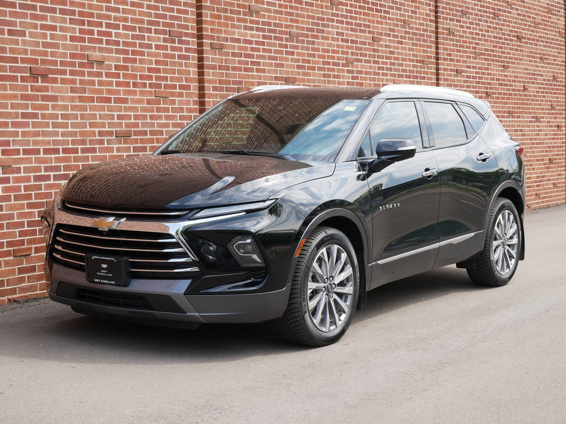 Used 2023 Chevrolet Blazer Premier w/ Driver Confidence II Package AWD/4WD image 1