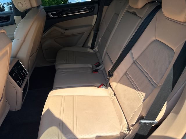 Used 2019 Porsche Cayenne AWD/4WD image 12