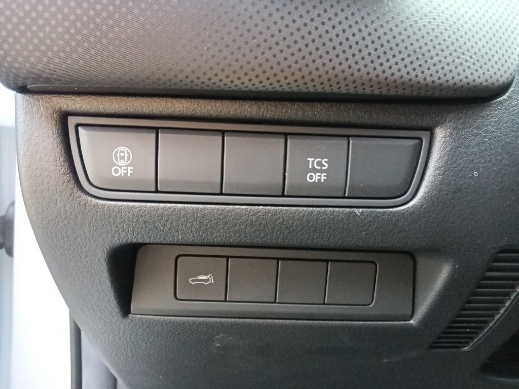 Used 2025 MAZDA CX-50 AWD 2.5 S w/ Weather Package image 17