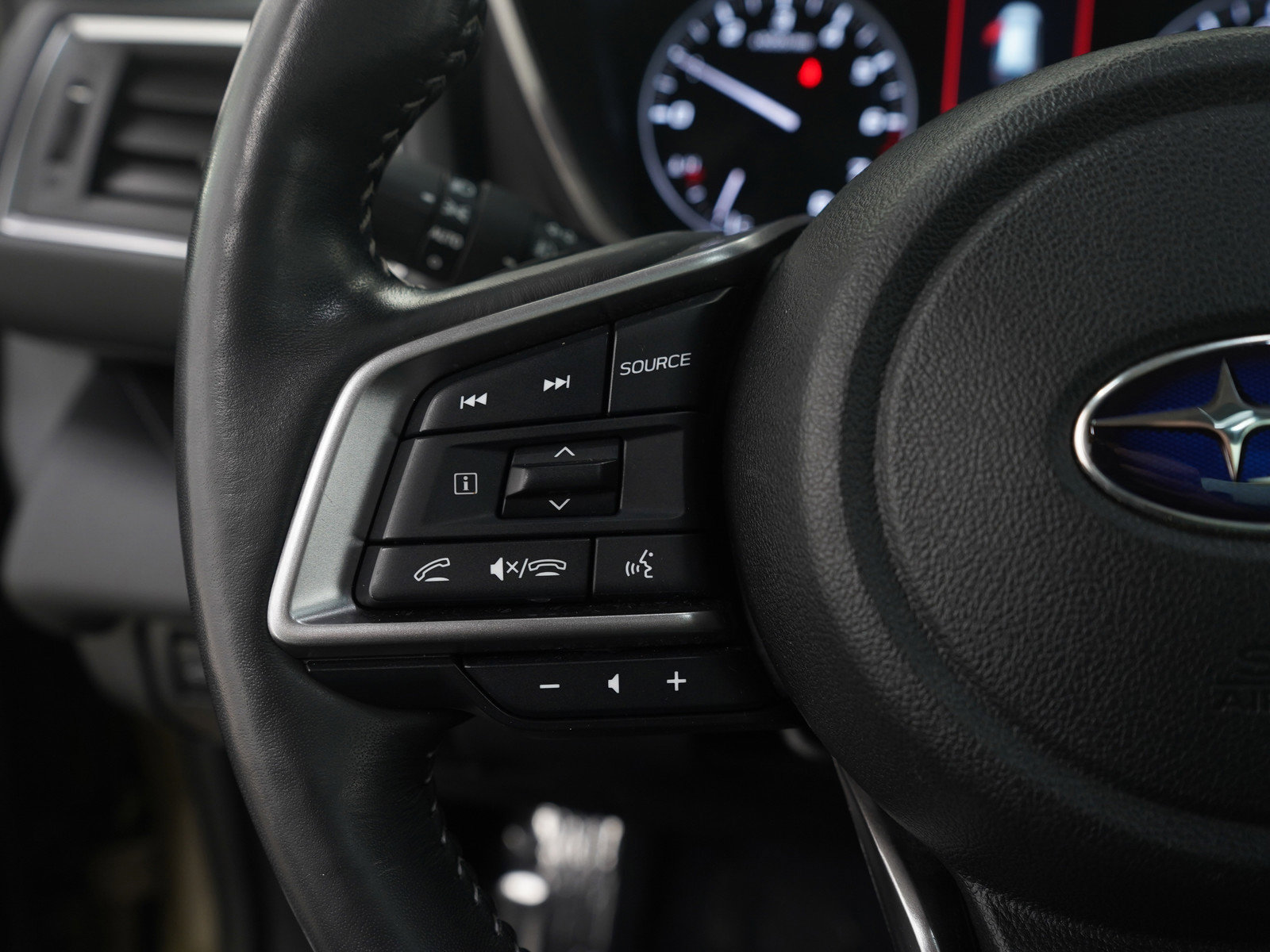 Used 2023 Subaru Ascent Touring image 29