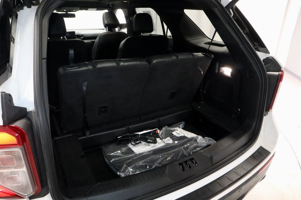 Certified 2023 Ford Explorer ST-Line w/ Class IV Trailer Tow Package AWD/4WD image 14