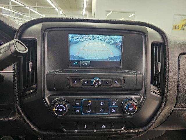 Used 2018 Chevrolet Silverado 1500 Custom w/ Custom Value Package AWD/4WD image 21