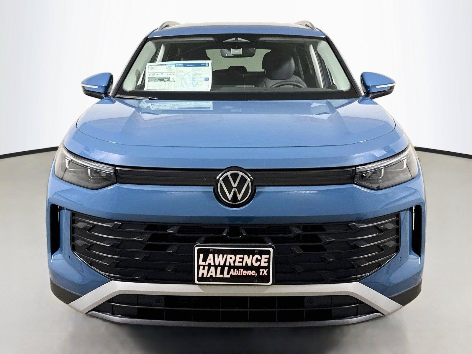 New 2026 Volkswagen Tiguan SE FWD image 2