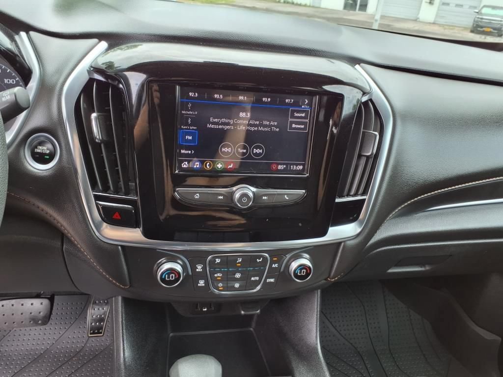 Used 2021 Chevrolet Traverse LS AWD/4WD image 23