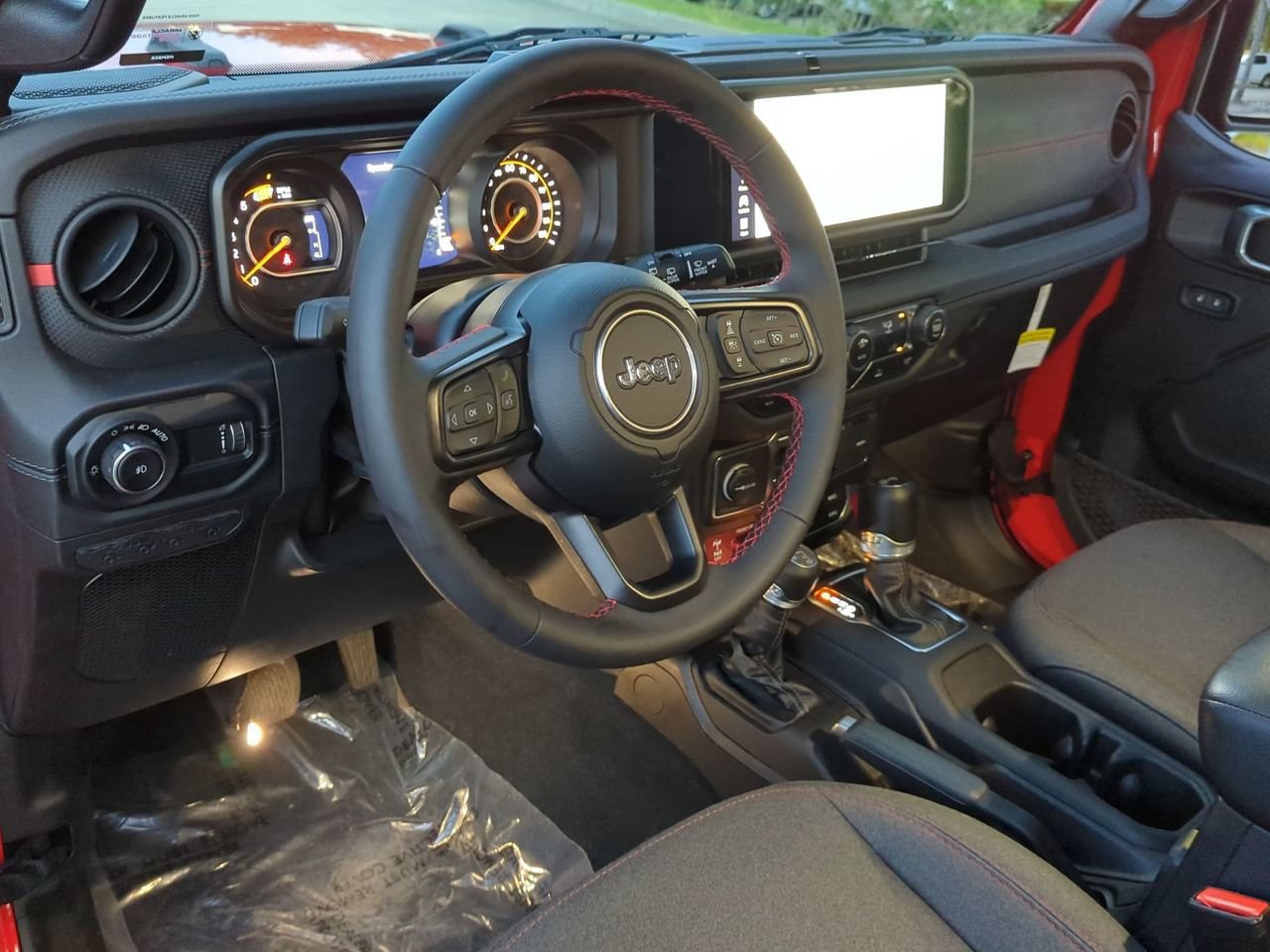 Used 2024 Jeep Wrangler Unlimited Rubicon AWD/4WD image 10