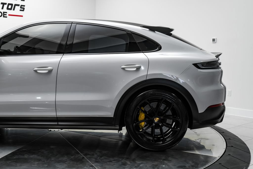 Used 2024 Porsche Cayenne Turbo GT AWD/4WD image 19