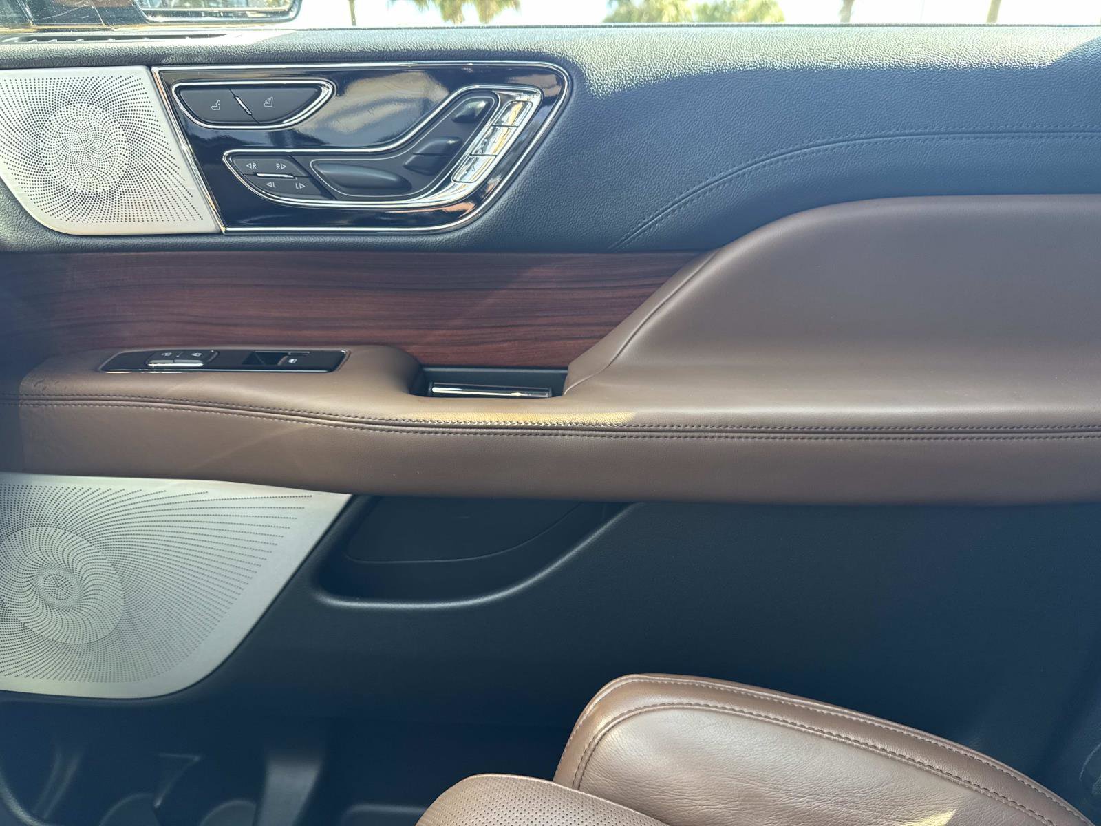 Used 2024 Lincoln Navigator L Reserve image 24