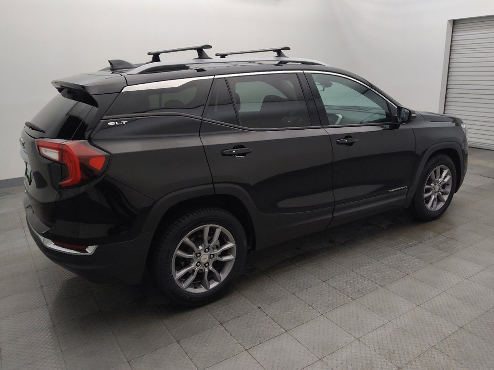 Used 2022 GMC Terrain SLT w/ LPO, 'HIT The Road' Package image 10