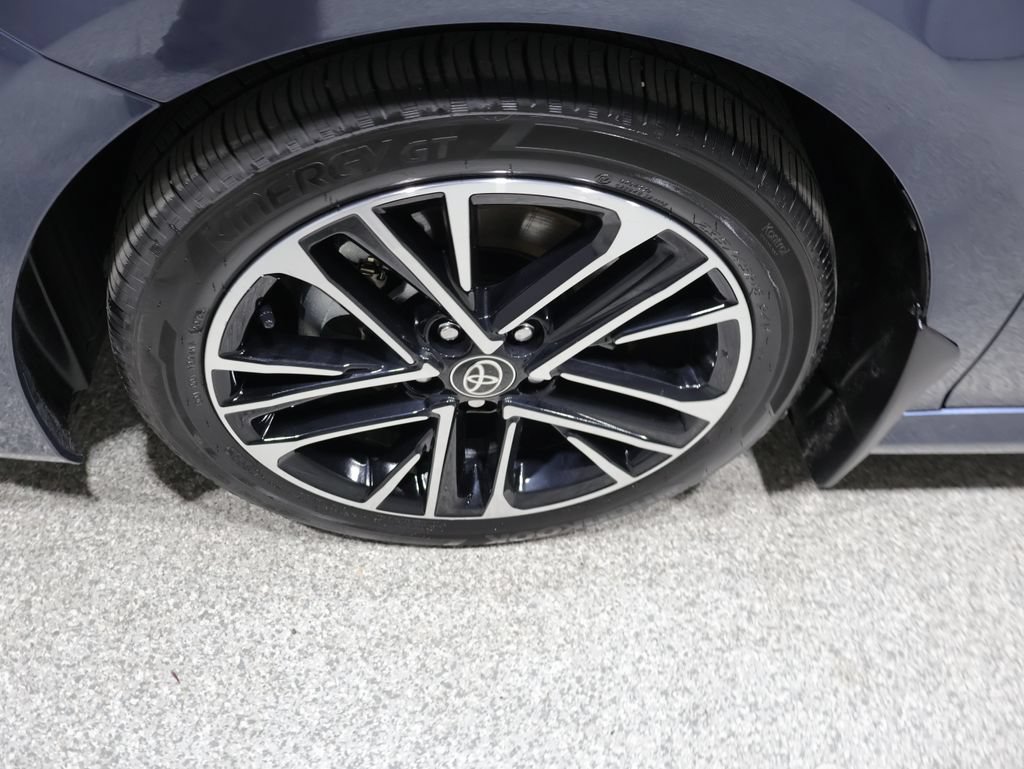 Used 2026 Toyota Camry XLE w/ Premium Plus Package FWD image 10