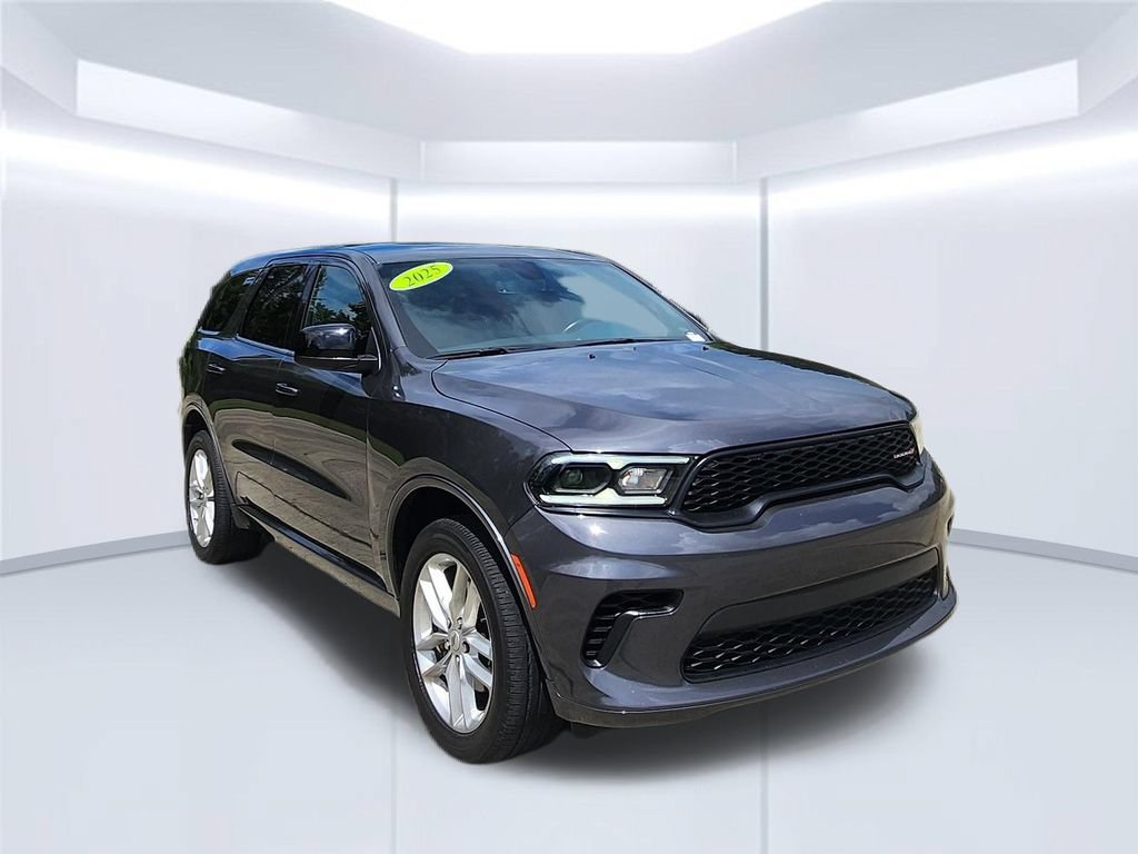 Used 2025 Dodge Durango GT AWD/4WD image 3