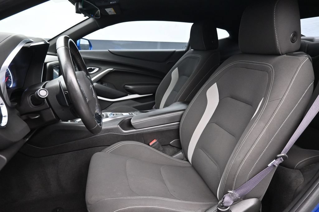 Used 2016 Chevrolet Camaro LT w/ RS Package RWD image 10