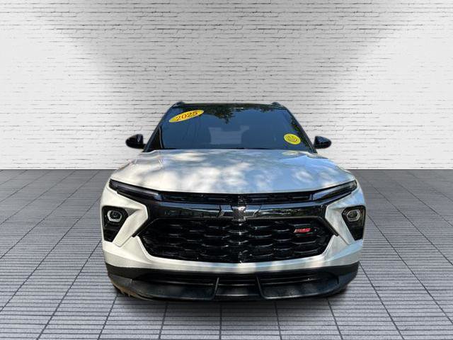 Used 2025 Chevrolet TrailBlazer RS w/ Convenience Package image 3