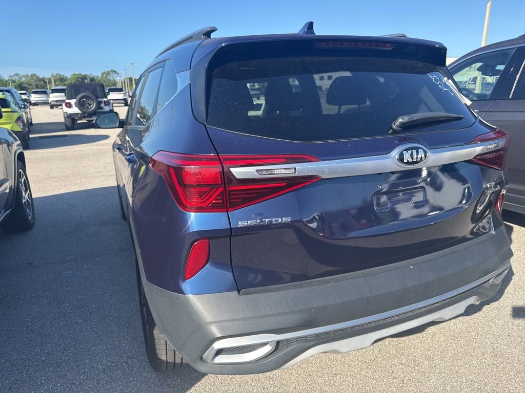 Used 2021 Kia Seltos EX image 6