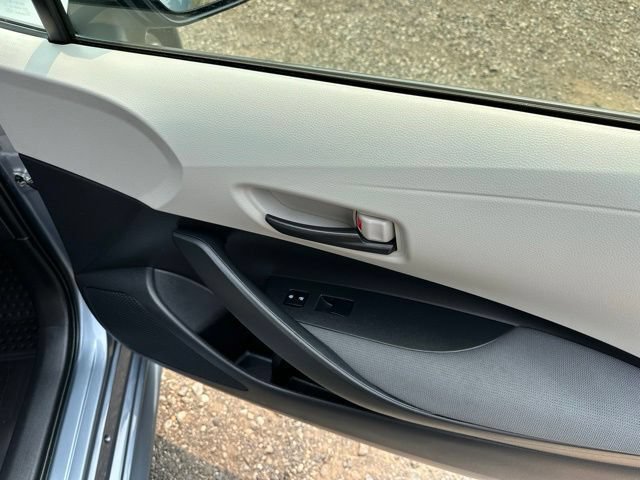 Used 2022 Toyota Corolla LE FWD image 23
