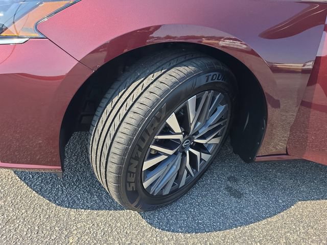 Used 2025 Nissan Altima 2.5 SV FWD image 31