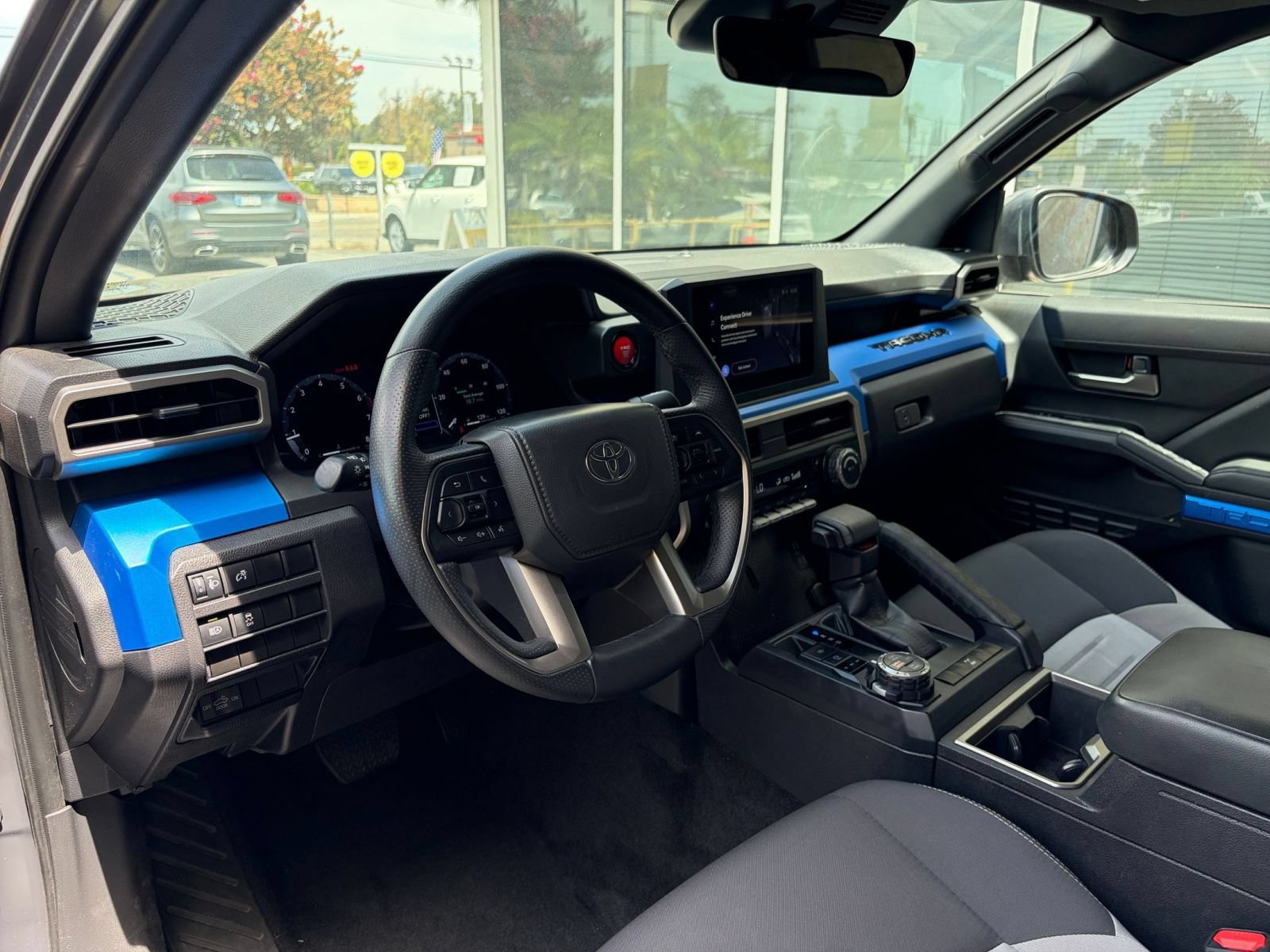 Used 2025 Toyota Tacoma TRD Off-Road AWD/4WD image 32