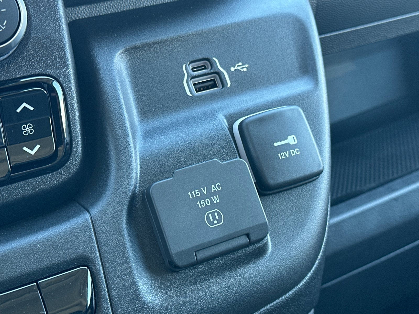 New 2026 RAM ProMaster 3500 w/ Quick Order Package 22G SLT image 24