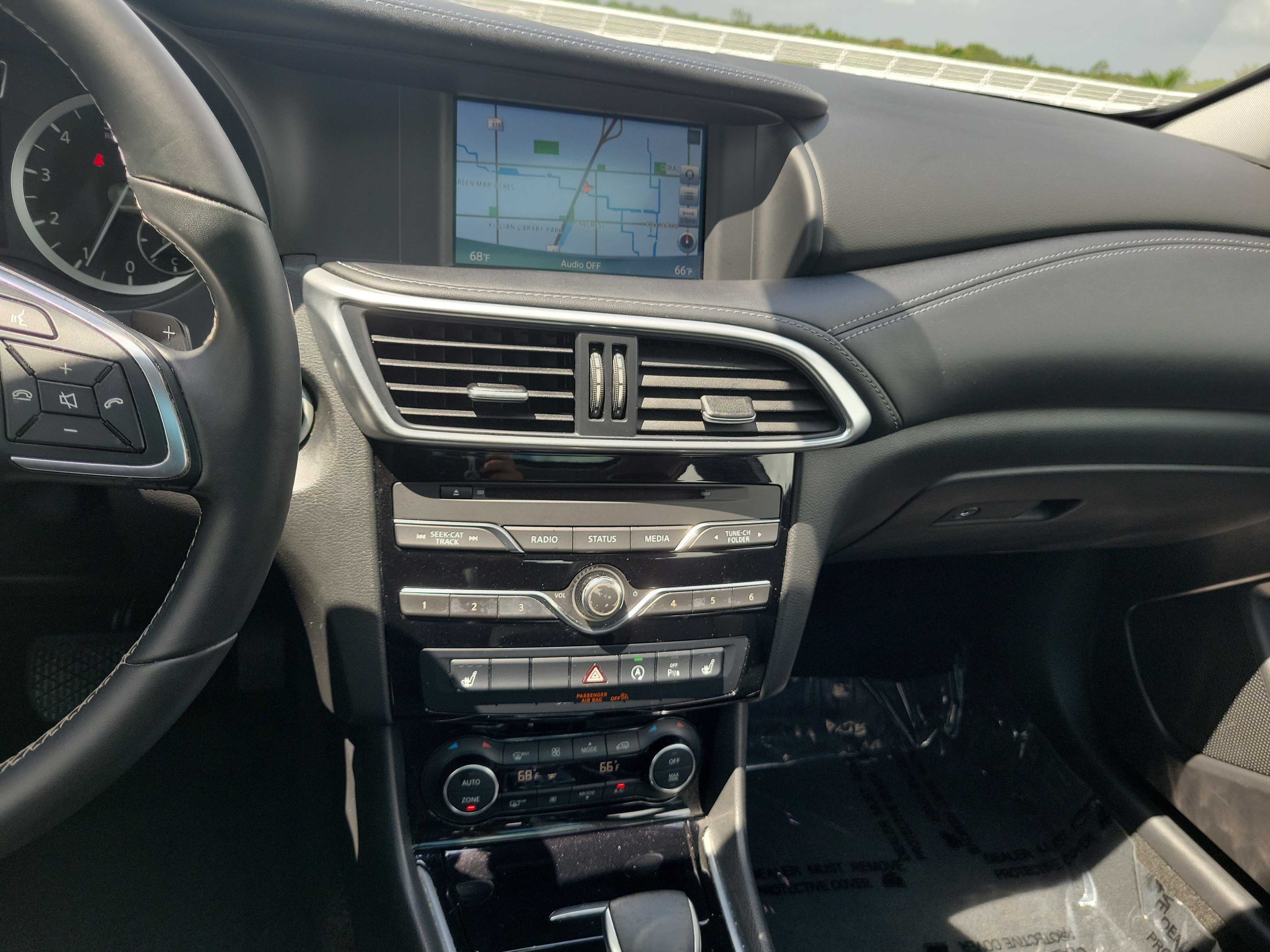 Used 2019 INFINITI QX30 w/ Cargo Package FWD image 16