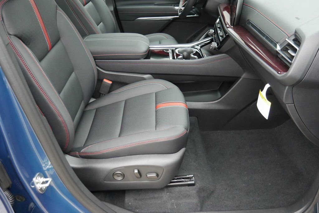 New 2026 Chevrolet Traverse RS image 21