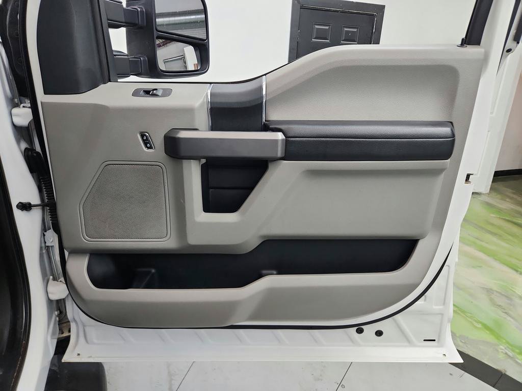 Used 2019 Ford F250 XLT w/ Snow Plow Prep Package AWD/4WD image 54