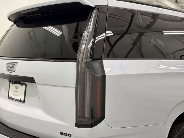 New 2026 Cadillac Escalade ESV Platinum Sport w/ LPO, ONYX Package image 16