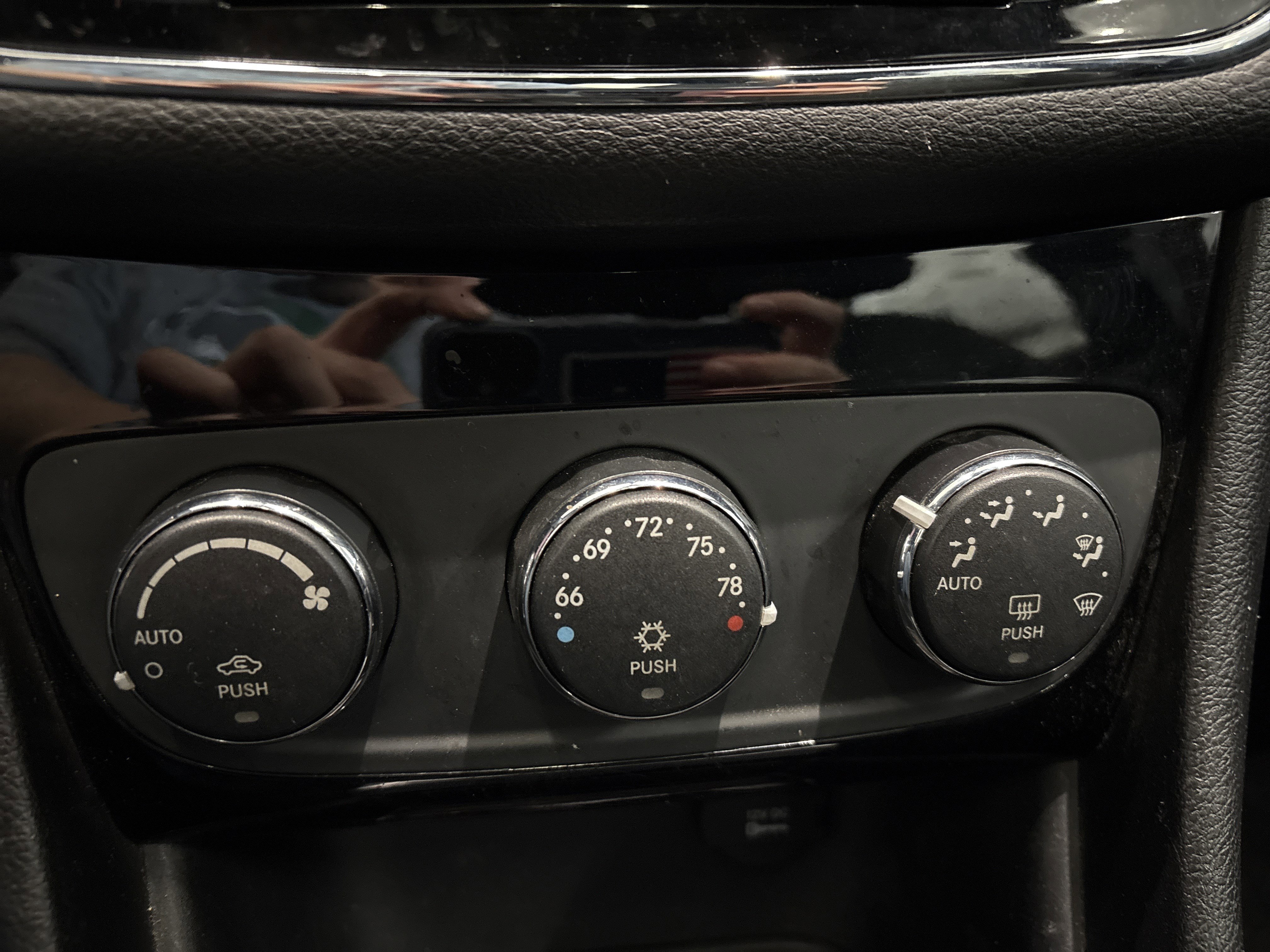 Used 2011 Chrysler 200 Touring w/ Cold Weather Group image 23