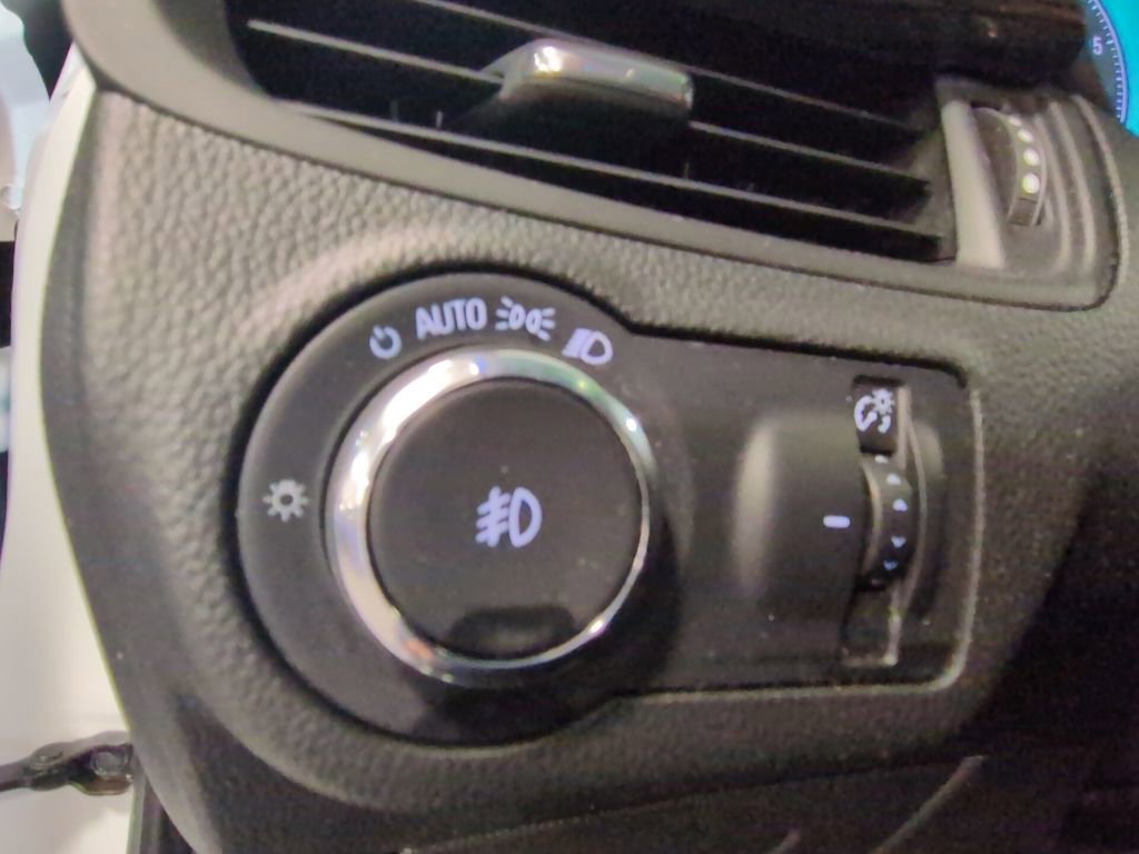 Used 2017 Buick Envision Essence image 12