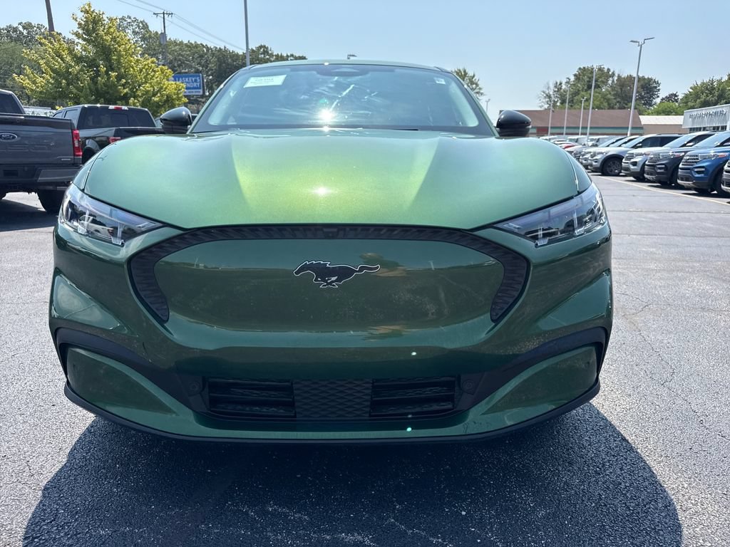 Used 2025 Ford Mustang Mach-E Select AWD/4WD video 3