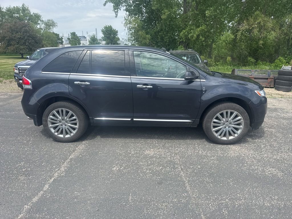 Used 2015 Lincoln MKX AWD w/ Equipment Group 102A image 9