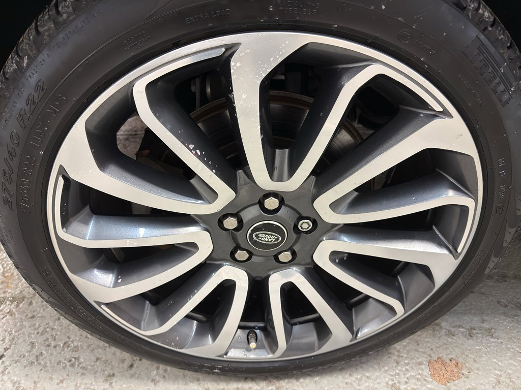 Used 2020 Land Rover Range Rover HSE image 37