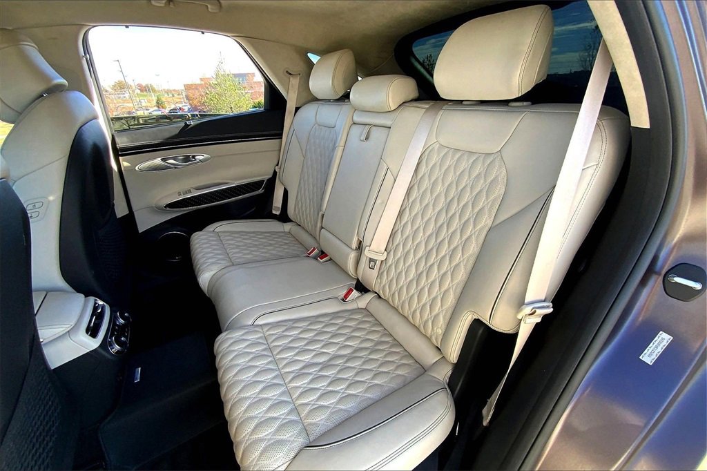 Used 2023 Genesis GV70 3.5T Sport w/ Sport Prestige Package image 20