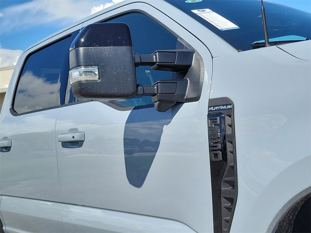 New 2026 Ford F350 4x4 Crew Cab DRW Super Duty image 6