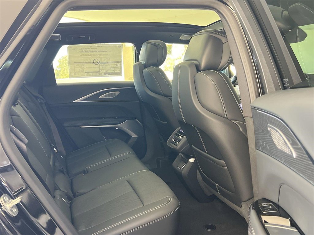 New 2026 Cadillac Lyriq V image 33