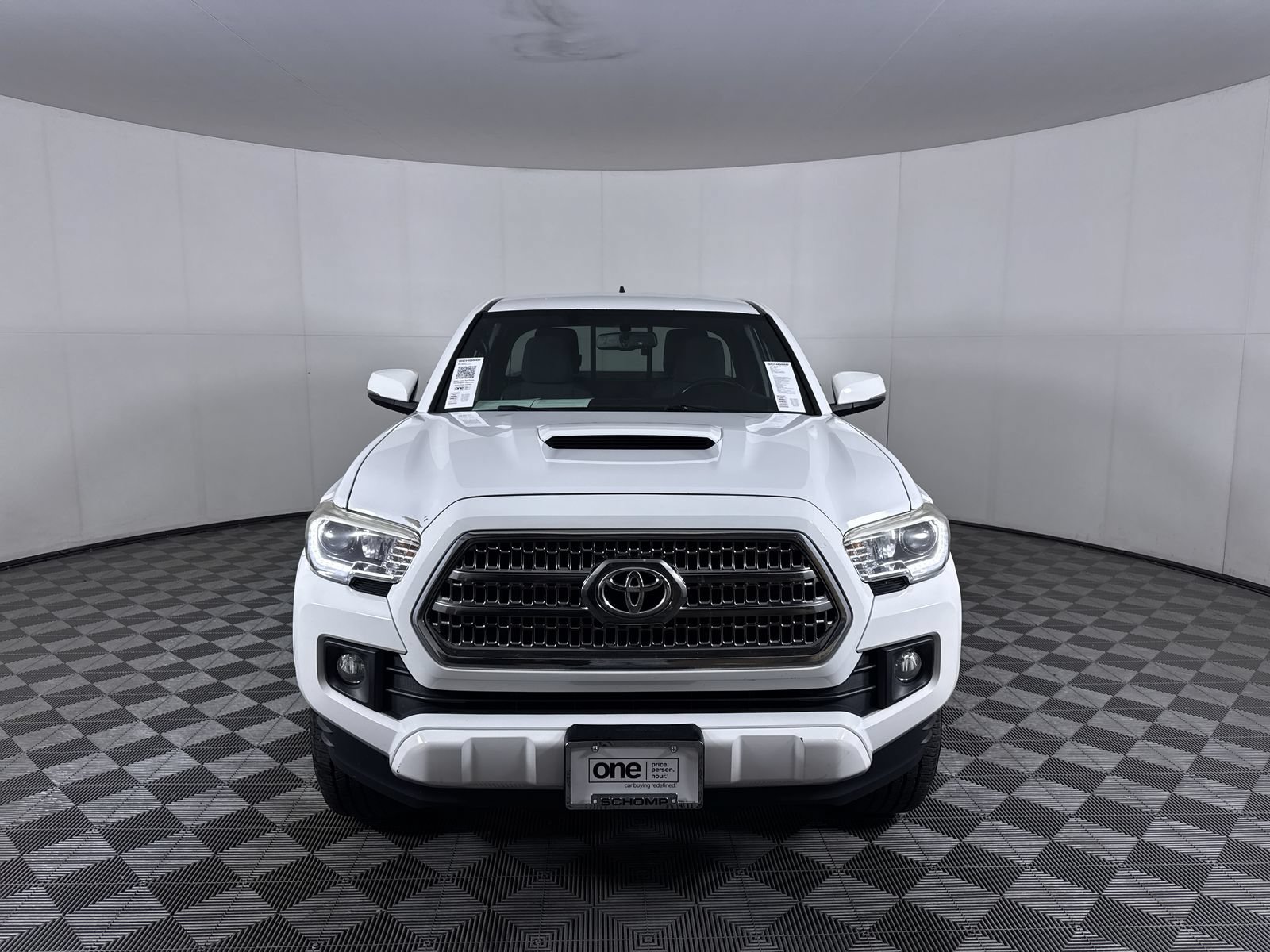 Used 2016 Toyota Tacoma TRD Sport w/ Towing Package AWD/4WD image 30