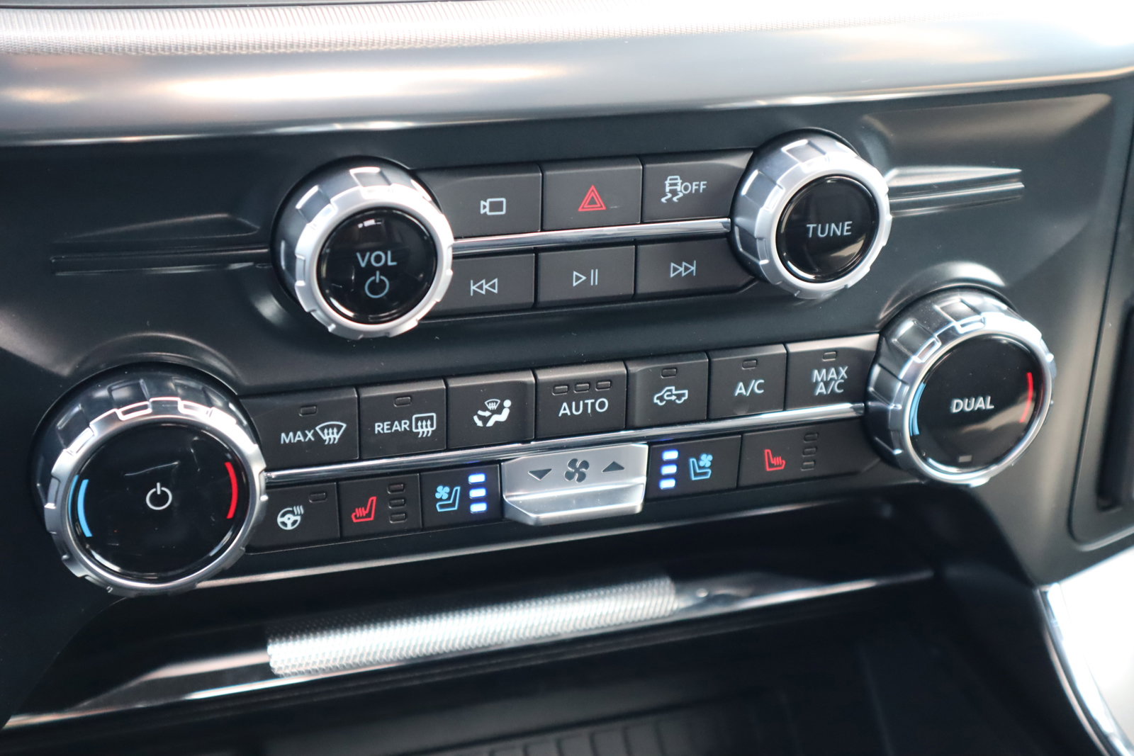 New 2025 Ford F150 Lariat w/ Equipment Group 501A Mid image 27