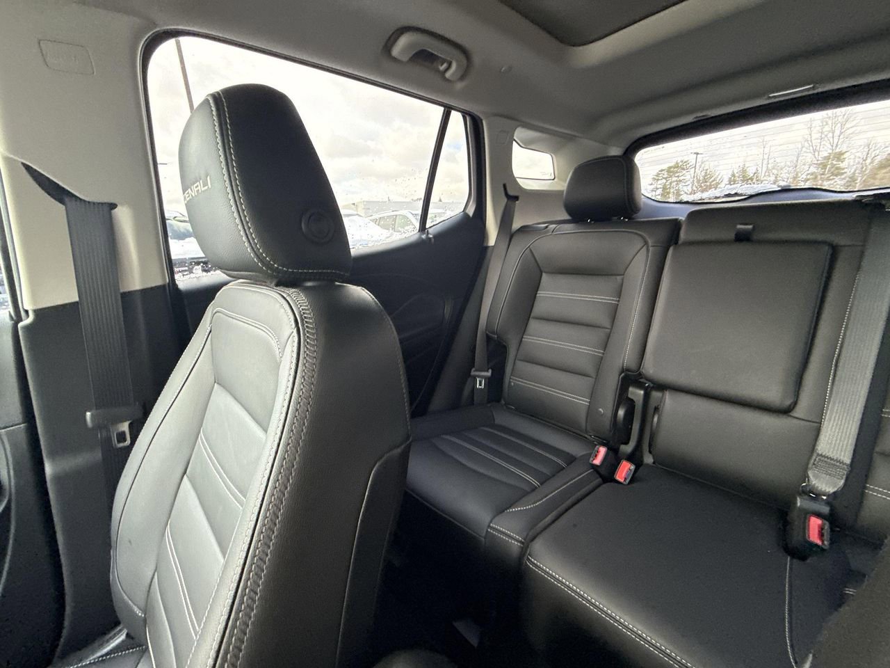 Used 2023 GMC Terrain Denali w/ Denali Premium Package image 12