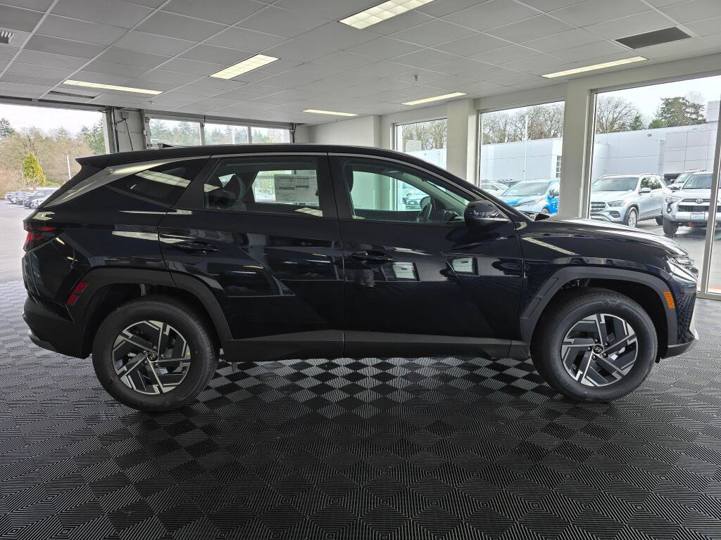 New 2026 Hyundai Tucson Blue SE w/ Tow & Go Package image 3