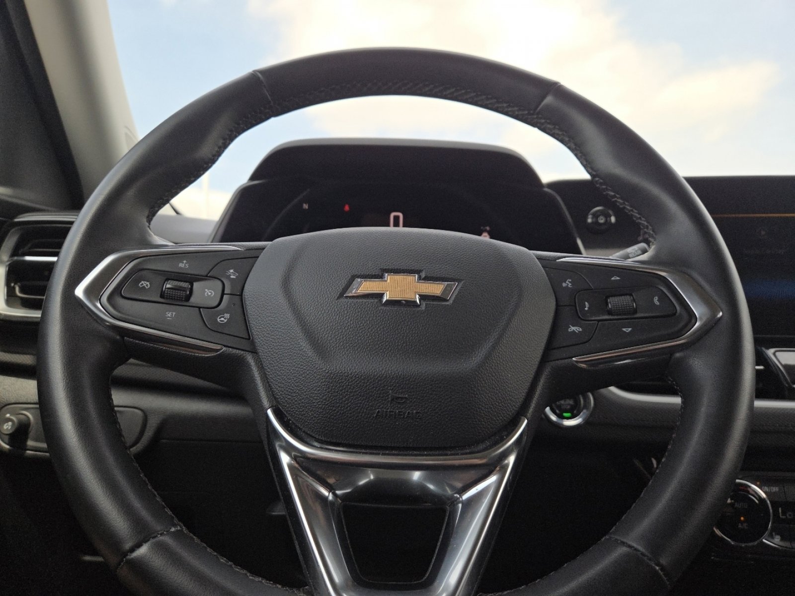 Used 2024 Chevrolet TrailBlazer LT w/ Convenience Package image 26