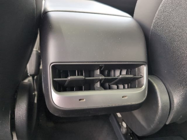 Used 2021 Tesla Model Y Long Range AWD/4WD image 20