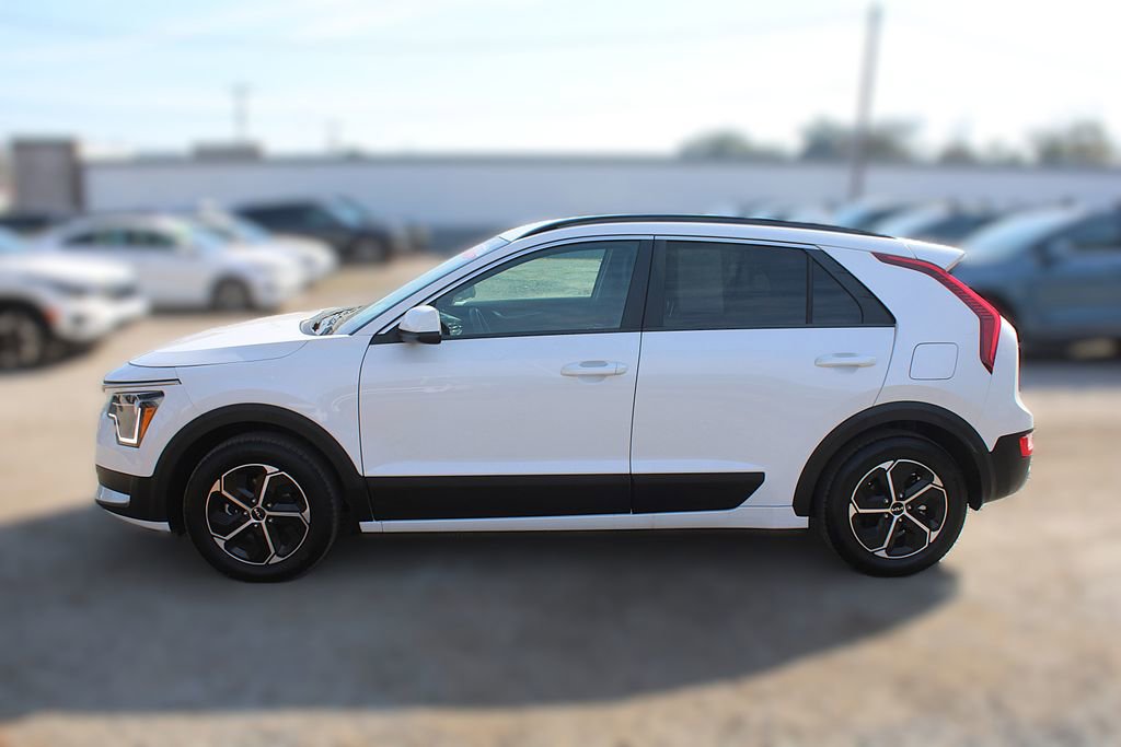 Used 2025 Kia Niro LX image 13