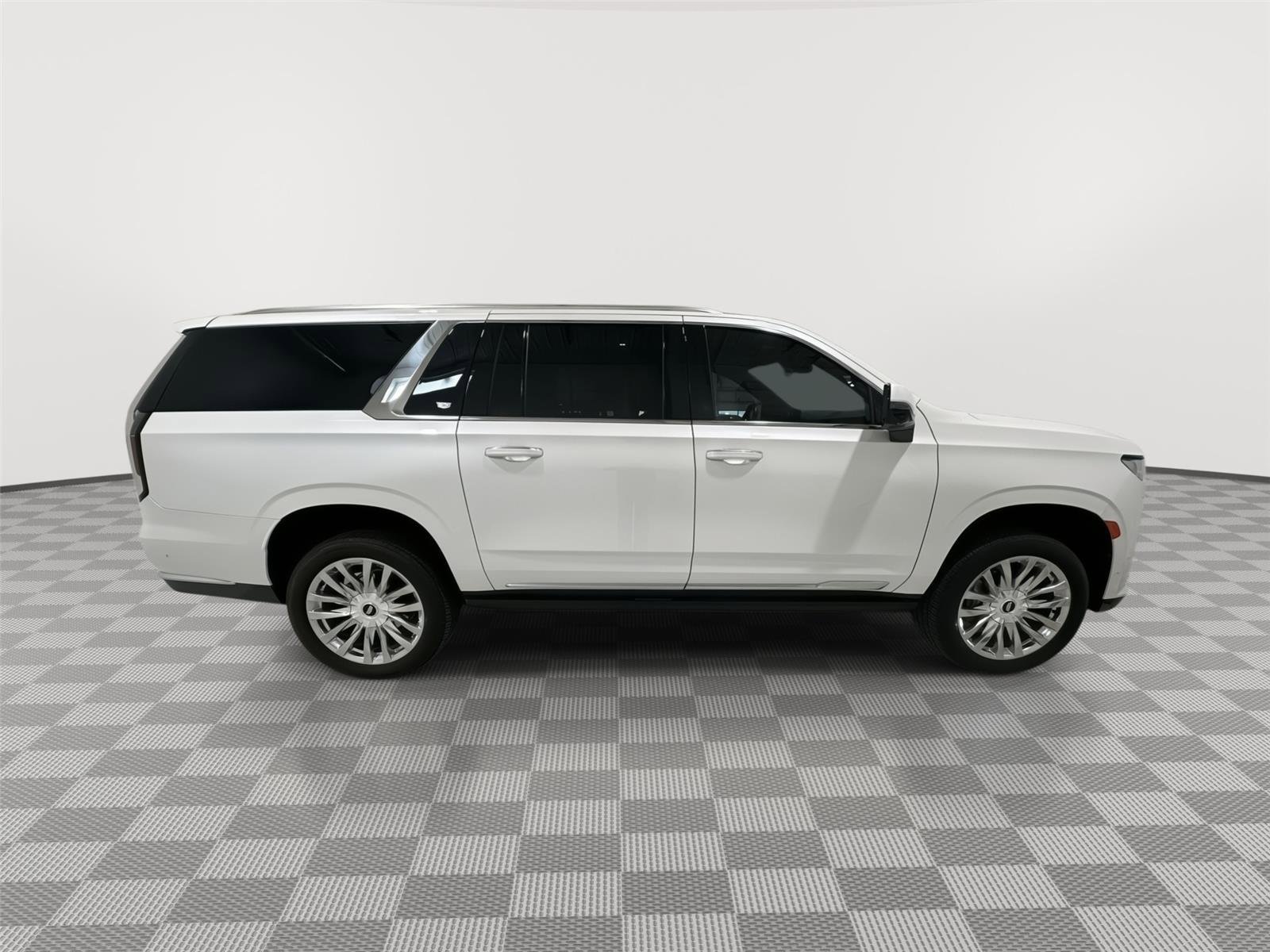 Used 2024 Cadillac Escalade ESV Premium Luxury w/ Performance Package AWD/4WD image 5