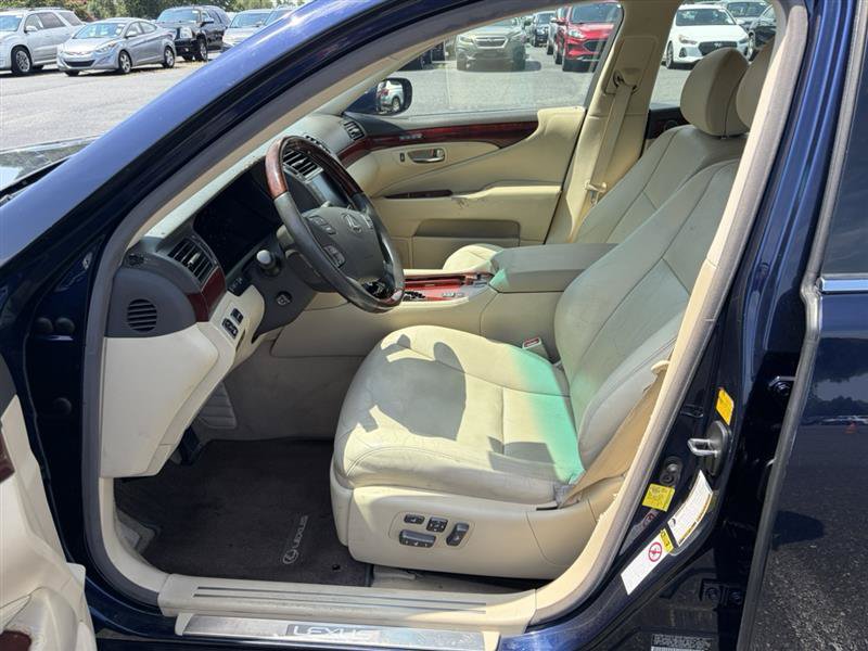 Used 2011 Lexus LS 460 w/ Luxury Value Edition RWD image 9